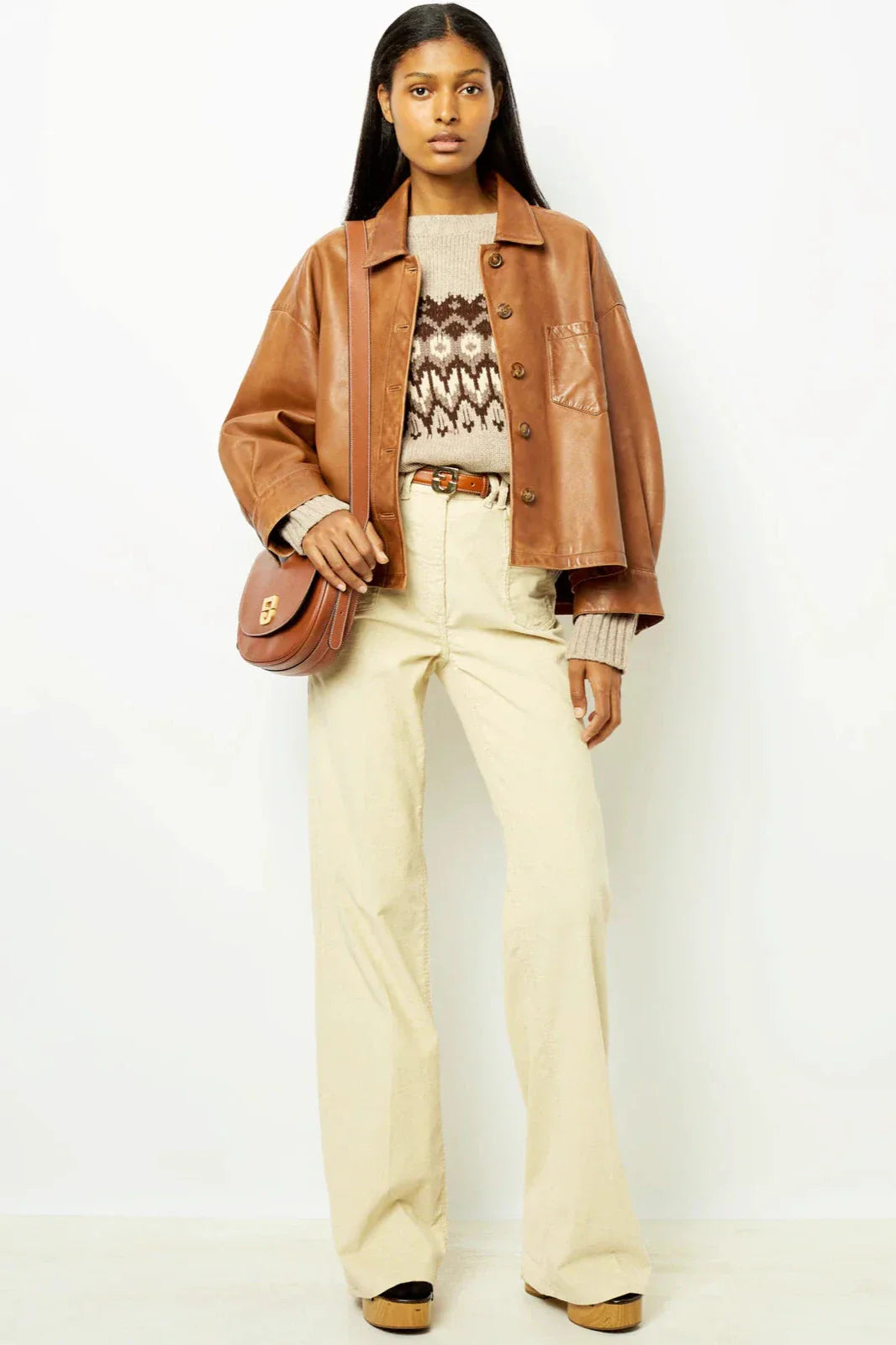 Minimalistisch boxy leren korte jas