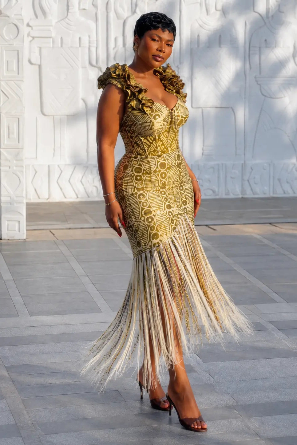 Midi-Kleid mit Rüschen und Fransen