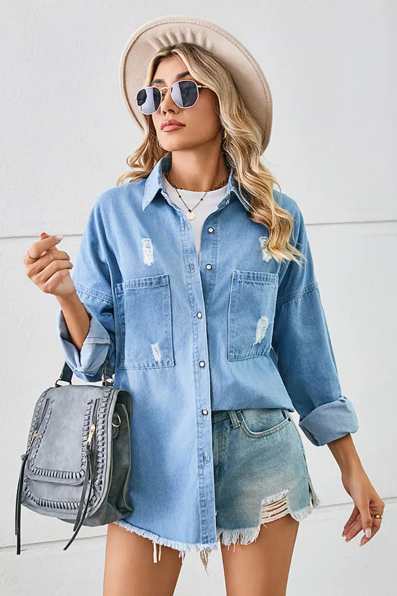Gewassen distressed denim overhemd met rafelige zoom