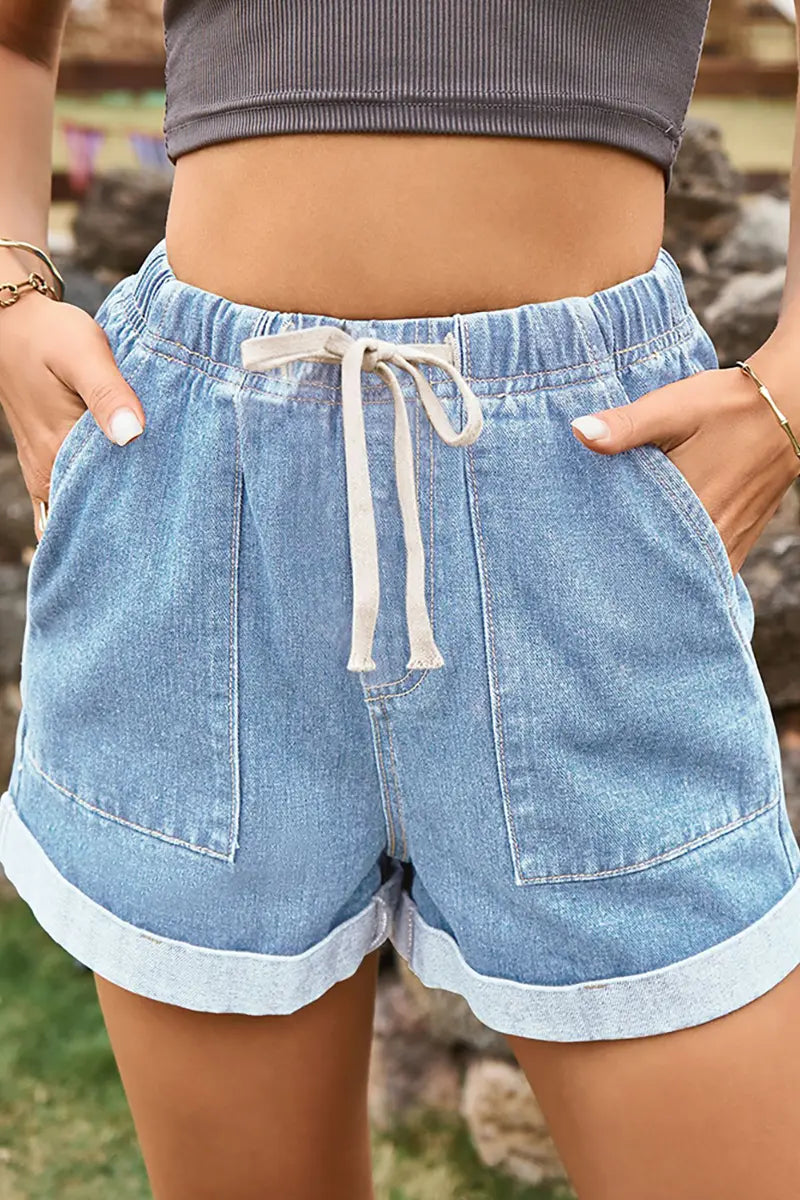 Denim shorts met opgerolde zoom en tailleband met strik
