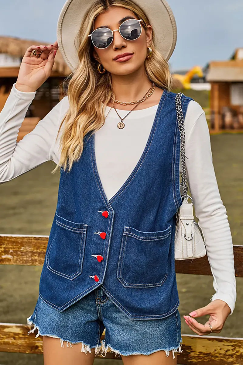 Trendy denimvest met hartvormige knopen
