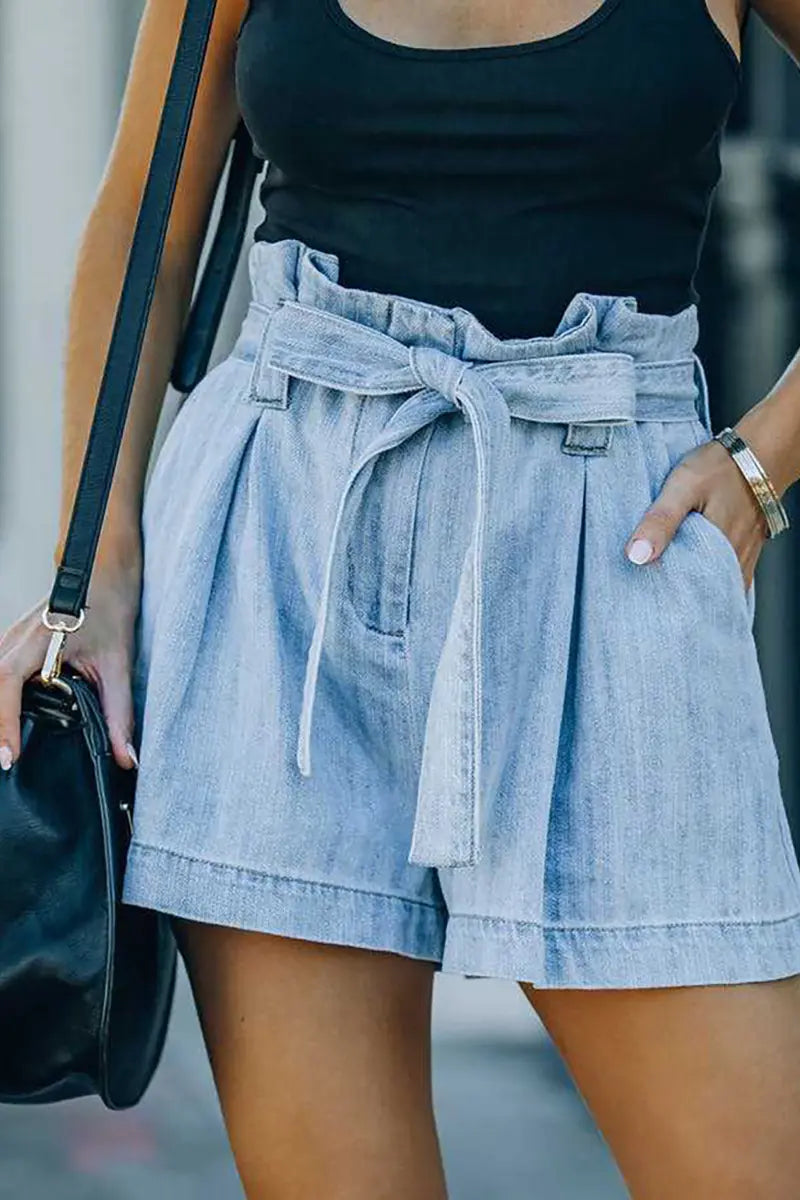 Shorts de mezclilla de cintura alta a la moda