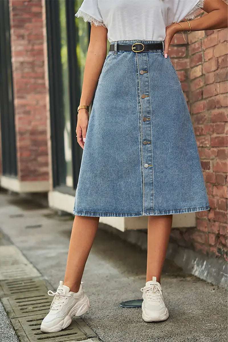 Slankende gewassen denim rok met knopen