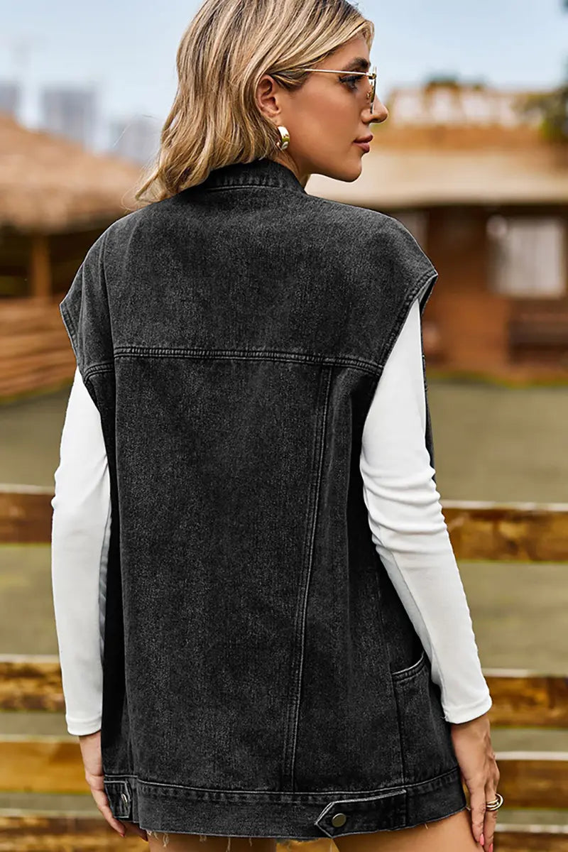 Gewassen denimvest met unieke zakken