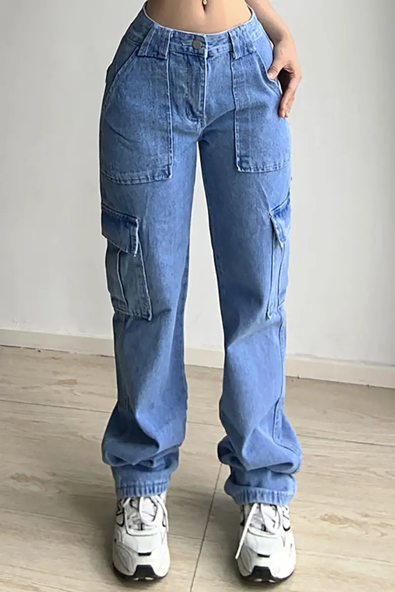 Veelzijdige denim cargobroek met losse pasvorm en meerdere zakken