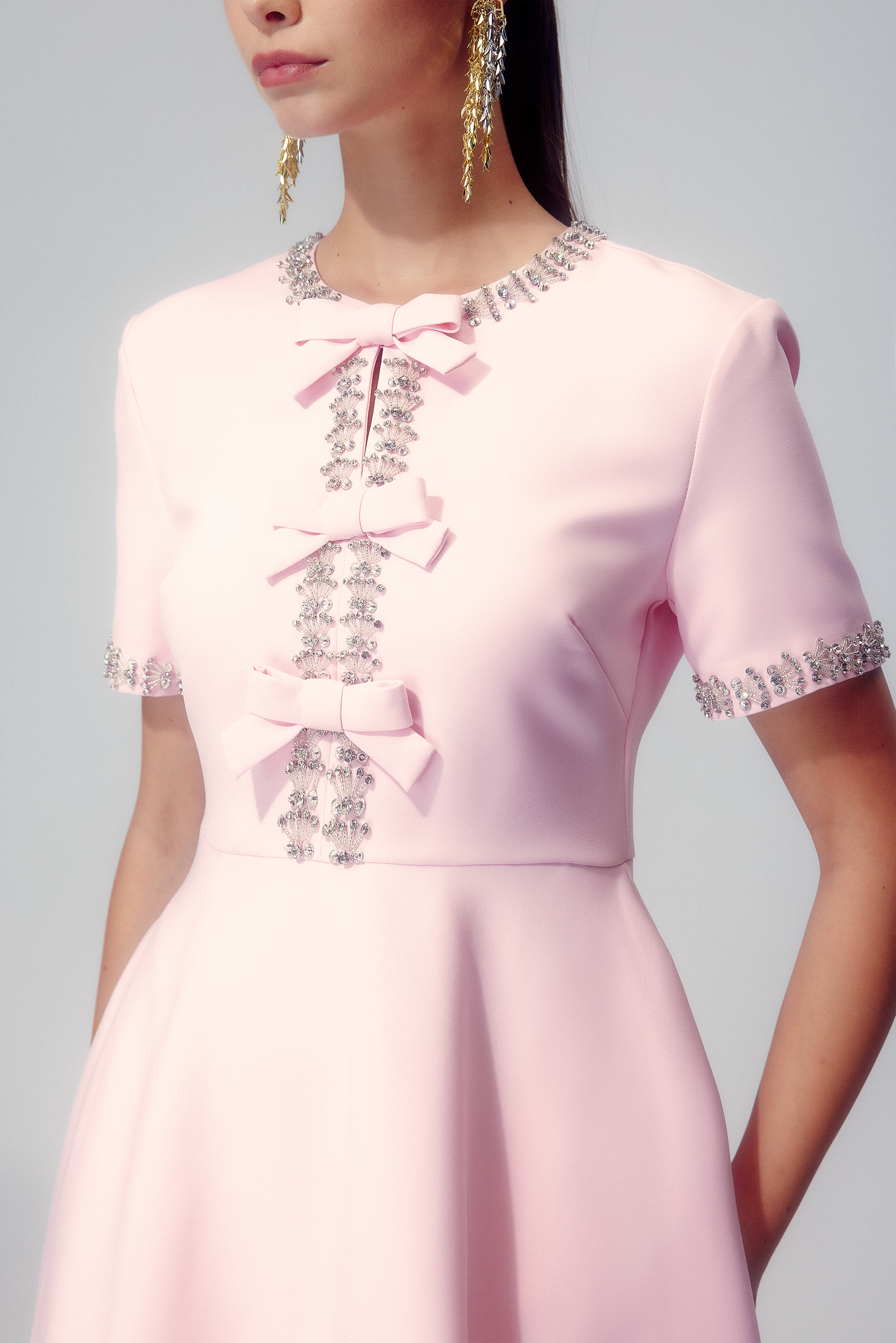 Zoe Bowknot midi-jurk met kristalversiering