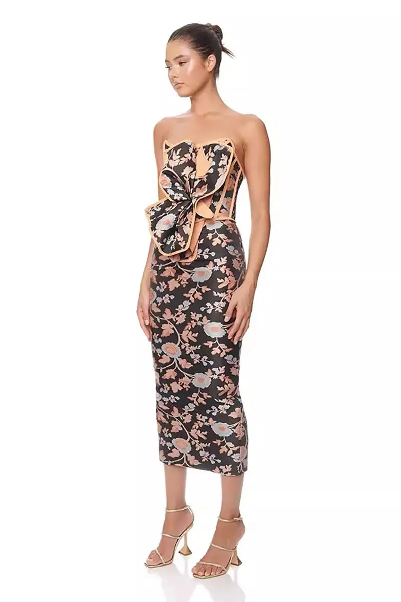 Chic Strapless Backless Tie-Back Dress