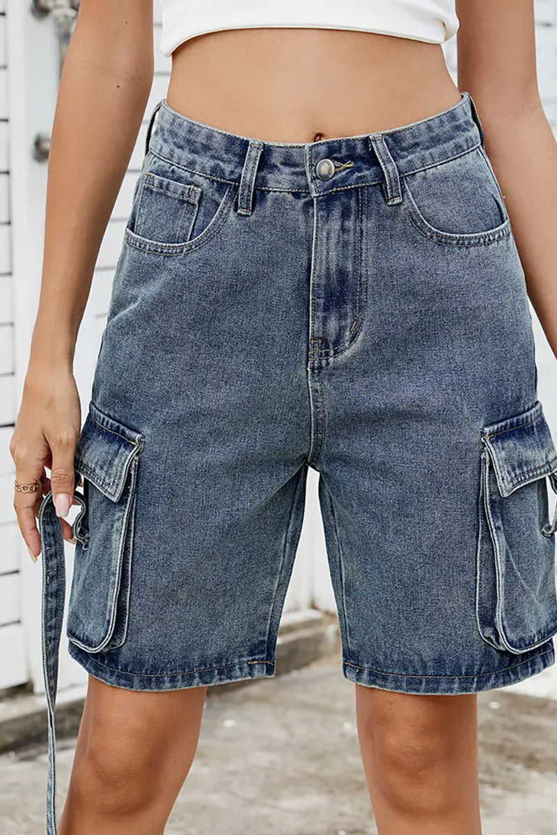 Pantaloni scurți cargo spălați, la modă pentru vară