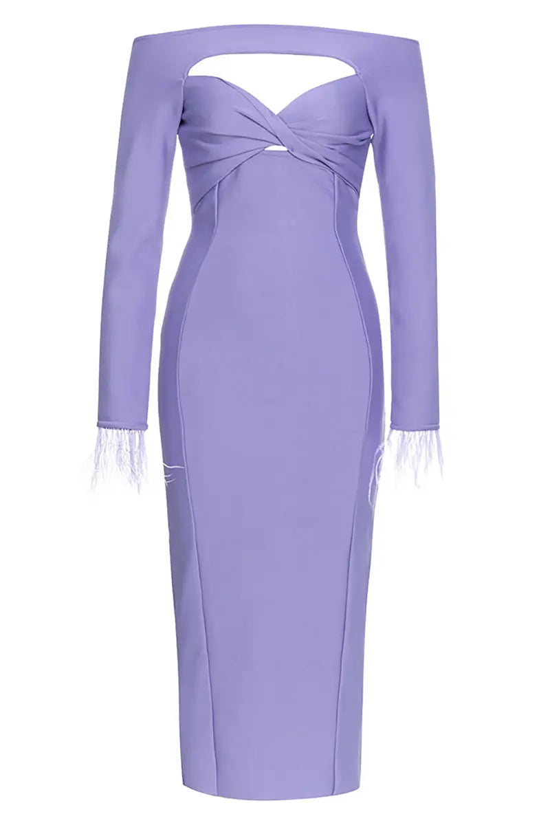 Sexy off-shoulder jurk met verenmouwen