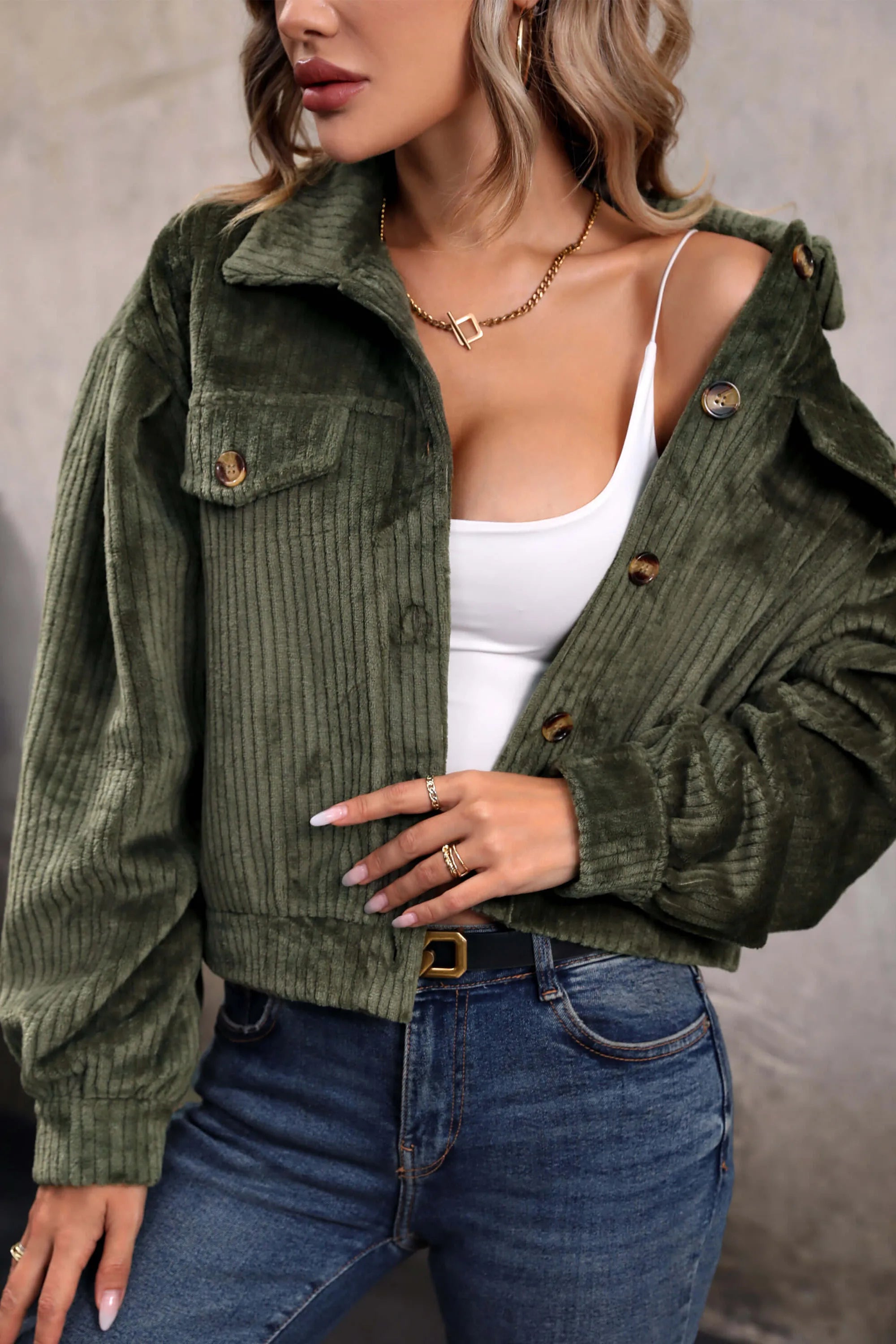 Sabrina Cropped Corduroy Shacket - Olijfgroen