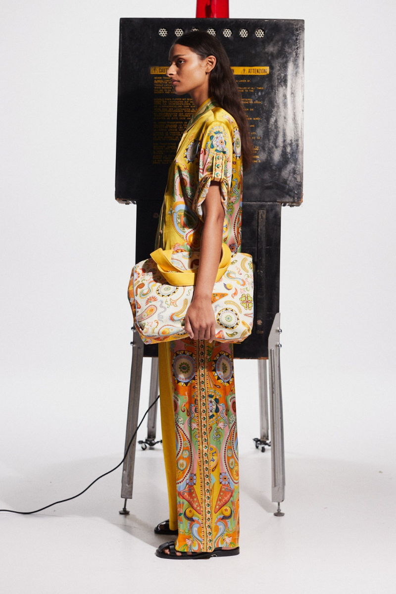 SOPHISTICATED SATIN UNIQUE CASHEW FLOWER PRINT BUTTON OVERSIZED TWO-PIECES SET