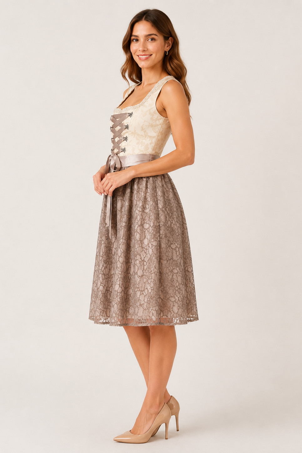 Šněrovací dirndl šaty z žakáru