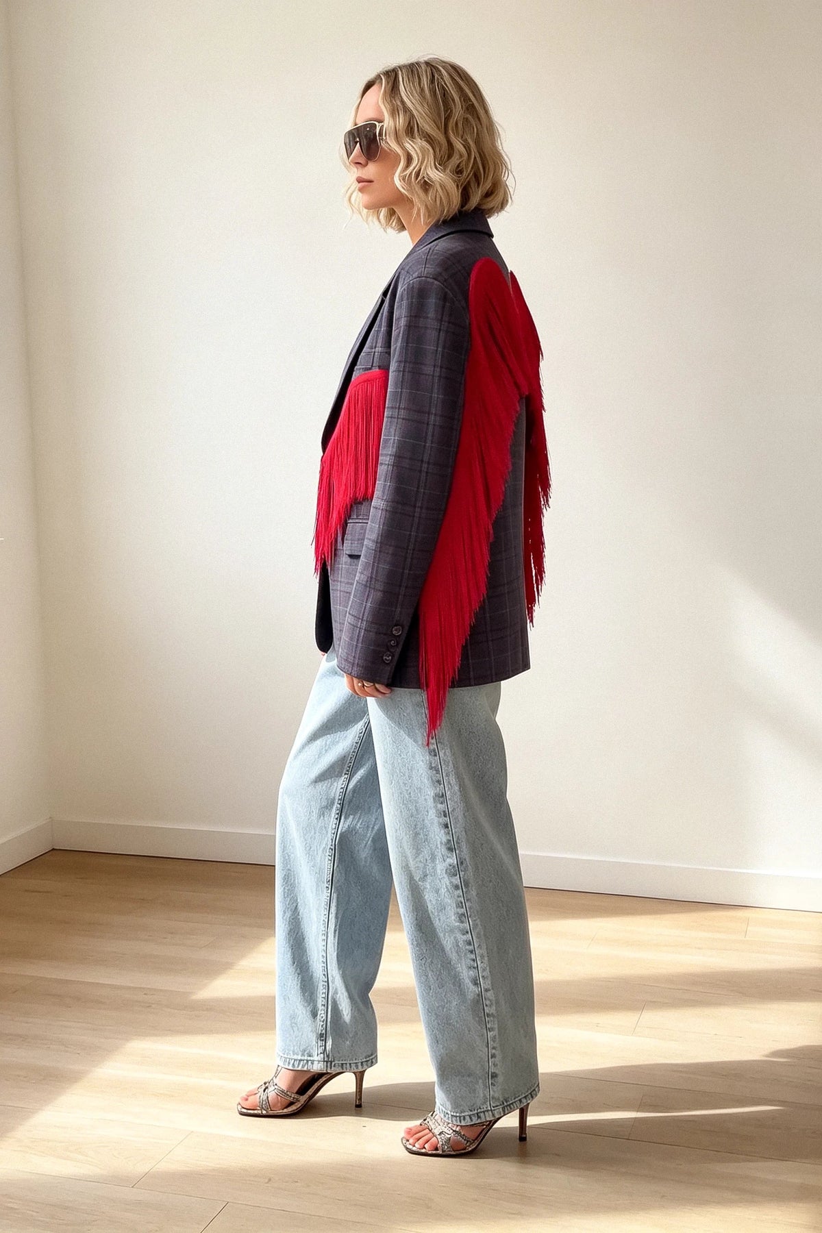 Rutig blazer med röda fransar och änglavingar