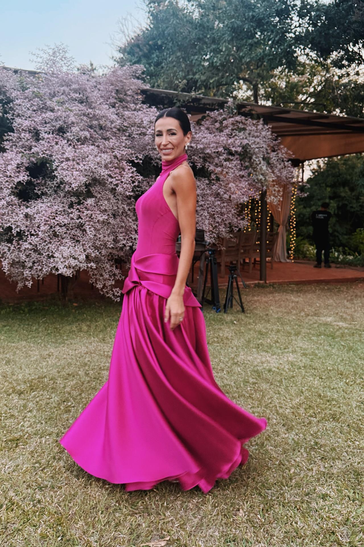 Elegant Backless Halter Neck Evening Gown