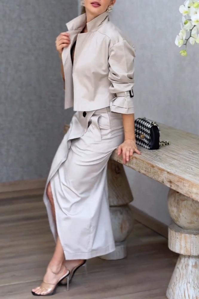 Modieuze reversjas & gespleten rok tweedelig set