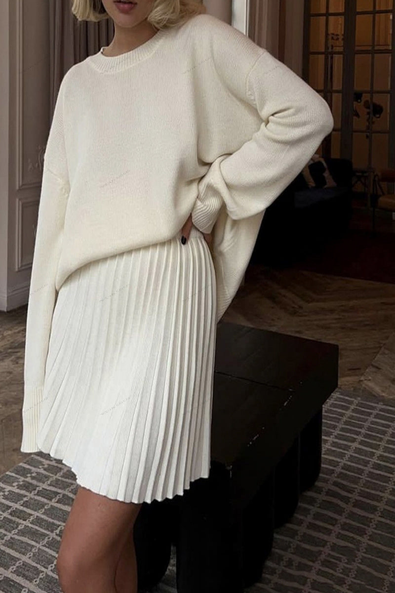 Set van effen kleur pullover met ronde hals trui en geplooide rok