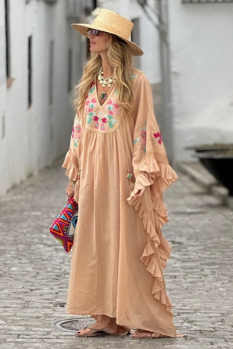 Bohemian Pfirsich Blumenbesticktes Kaftankleid