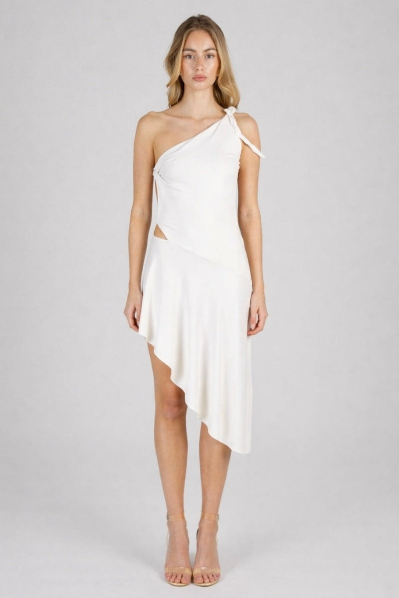 One-shoulder asymmetrisk udskæring midt
