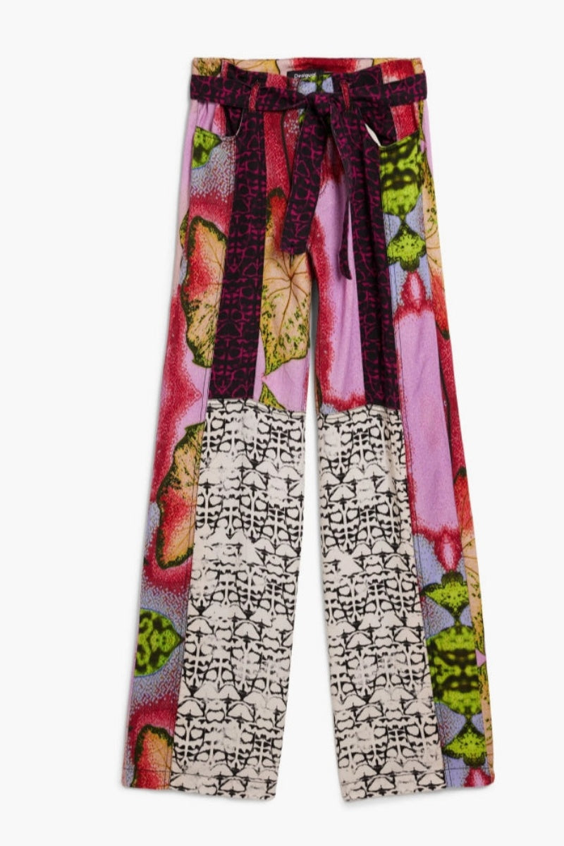 Pantalones fluidos con estampado patchwork
