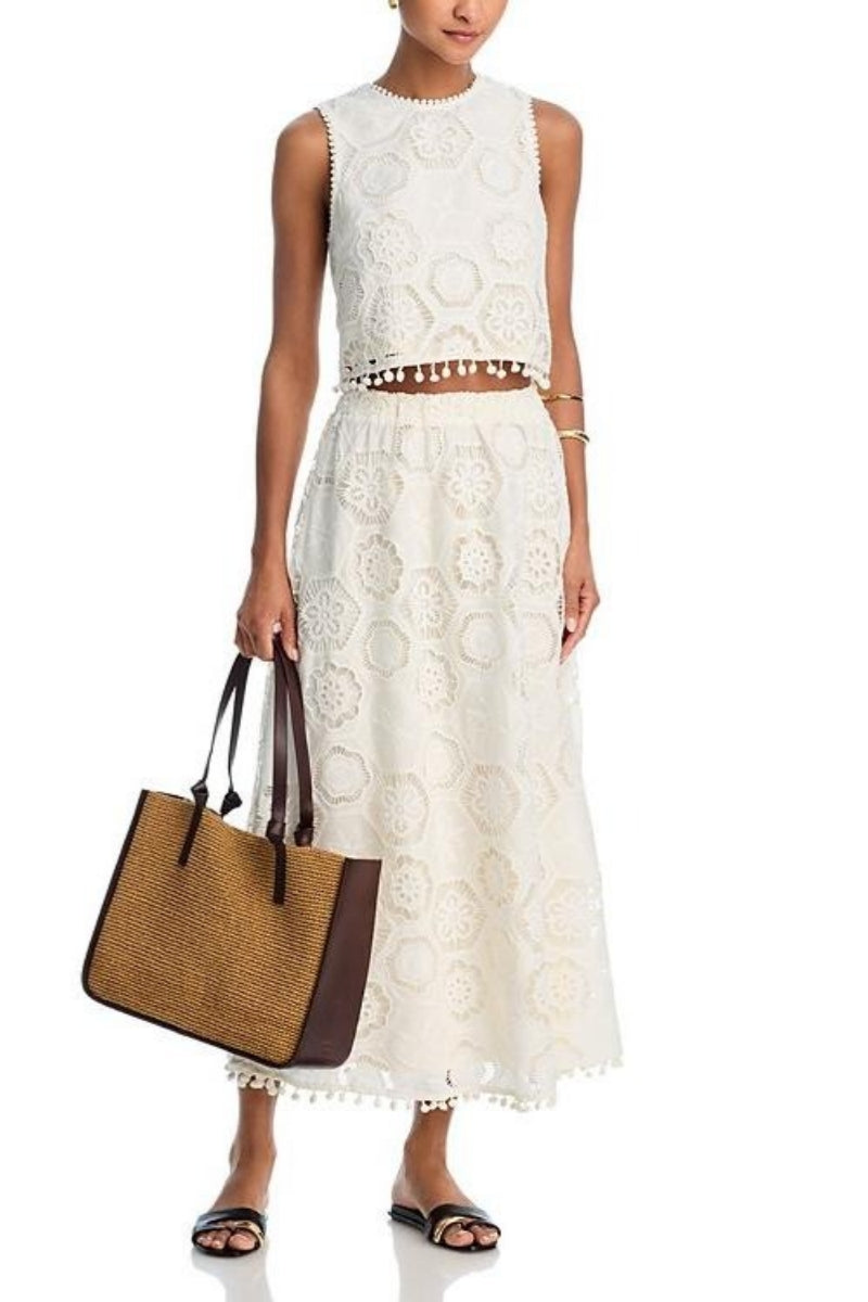 Conjunto de Top em Renda Bordada Mignon e Saia Maxi