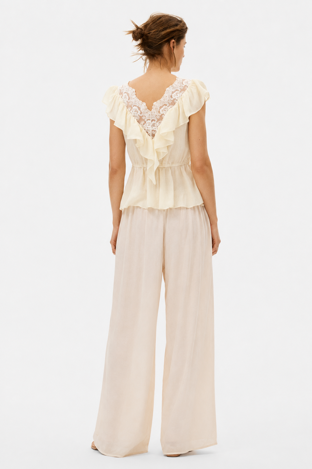 Bluza romantică cu volane din dantelă