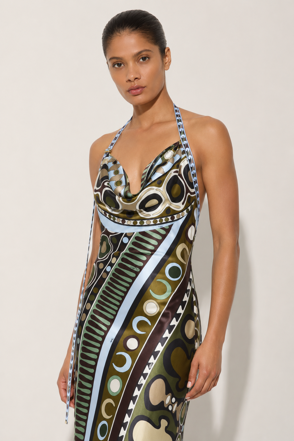 Vestido Halter com Estampa Tribal