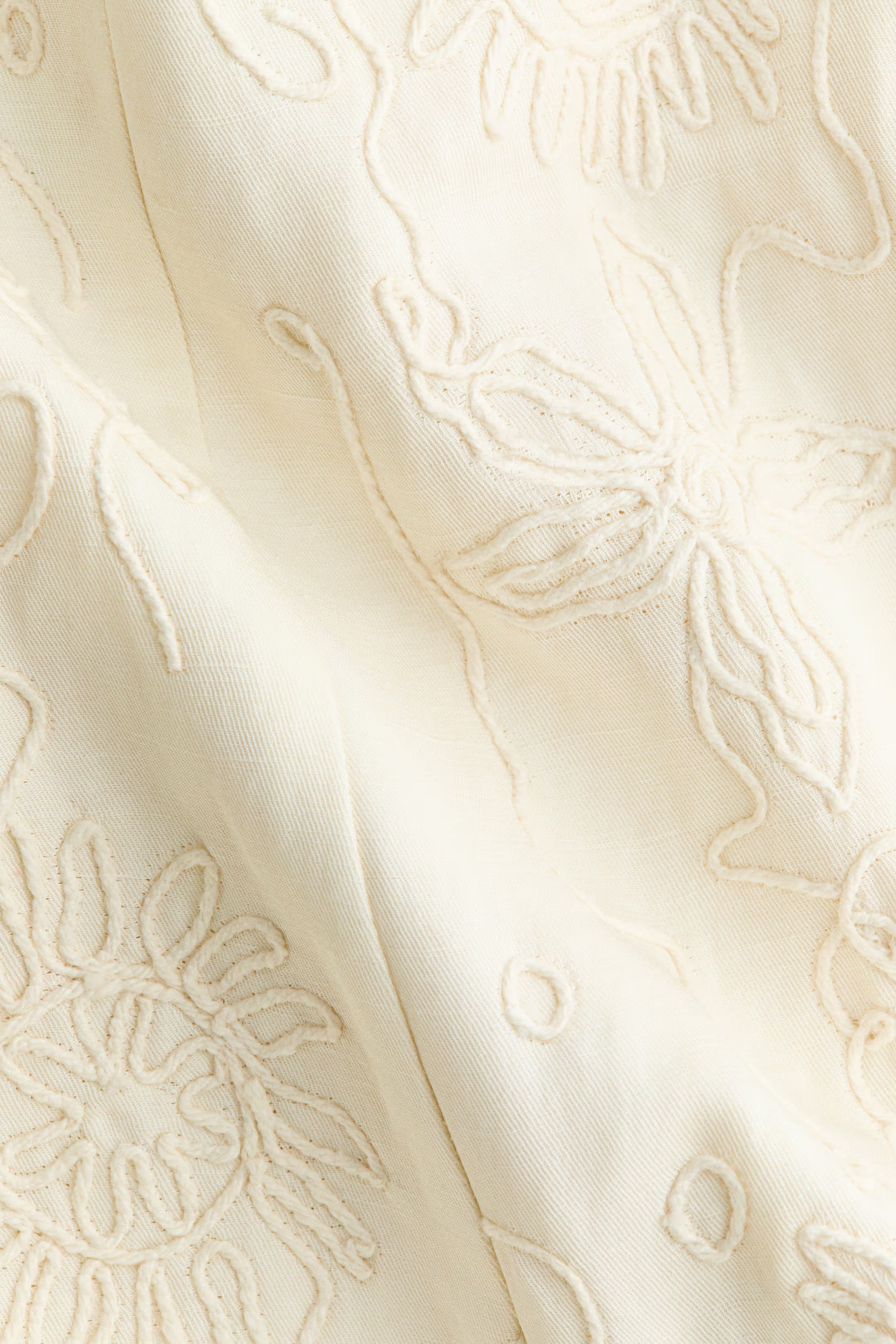 Maxikleid mit Blumenmuster und Volant-Halfter